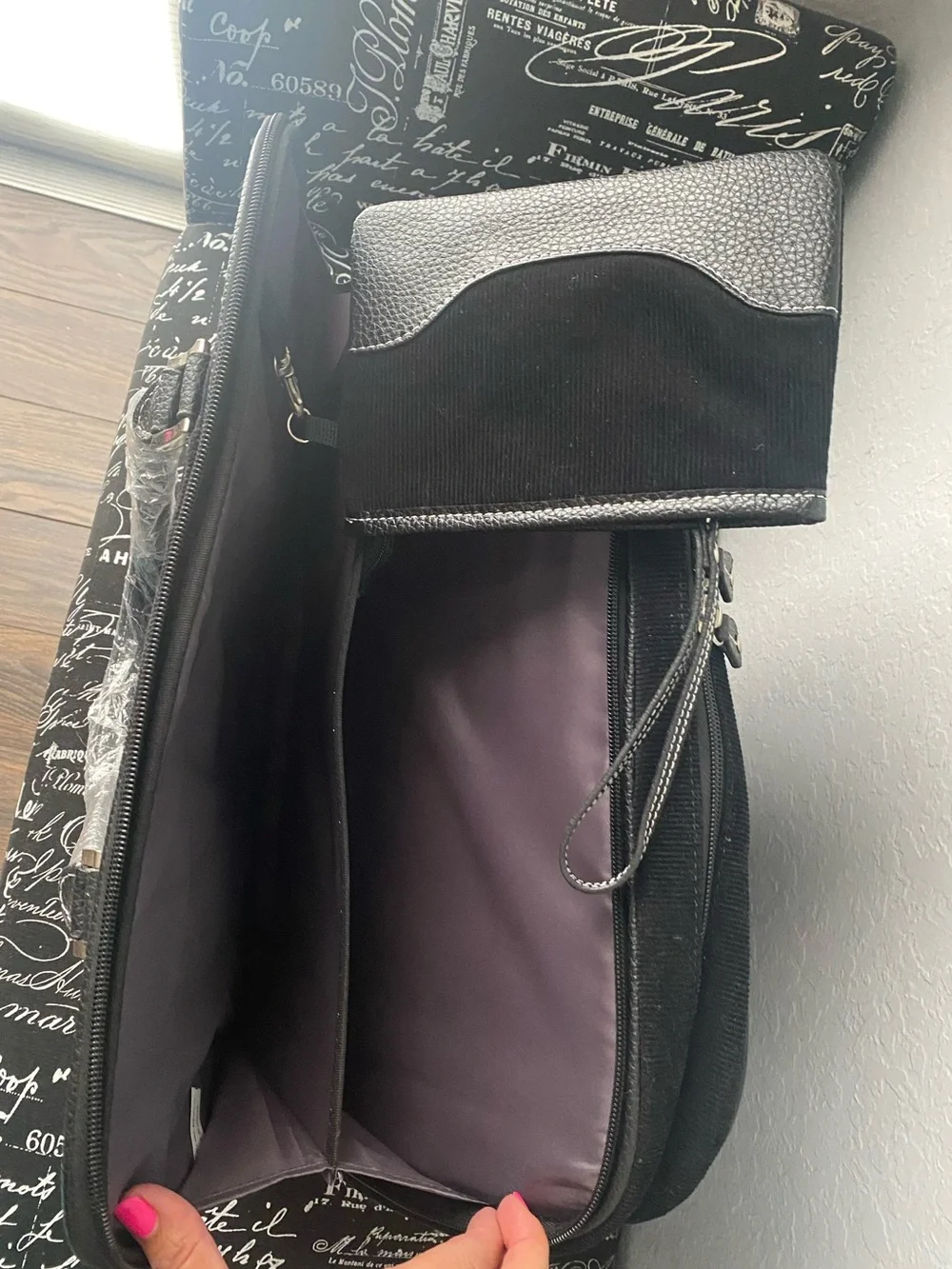 16’’ Mobile Edge Classic Corduroy laptop Tote. Large